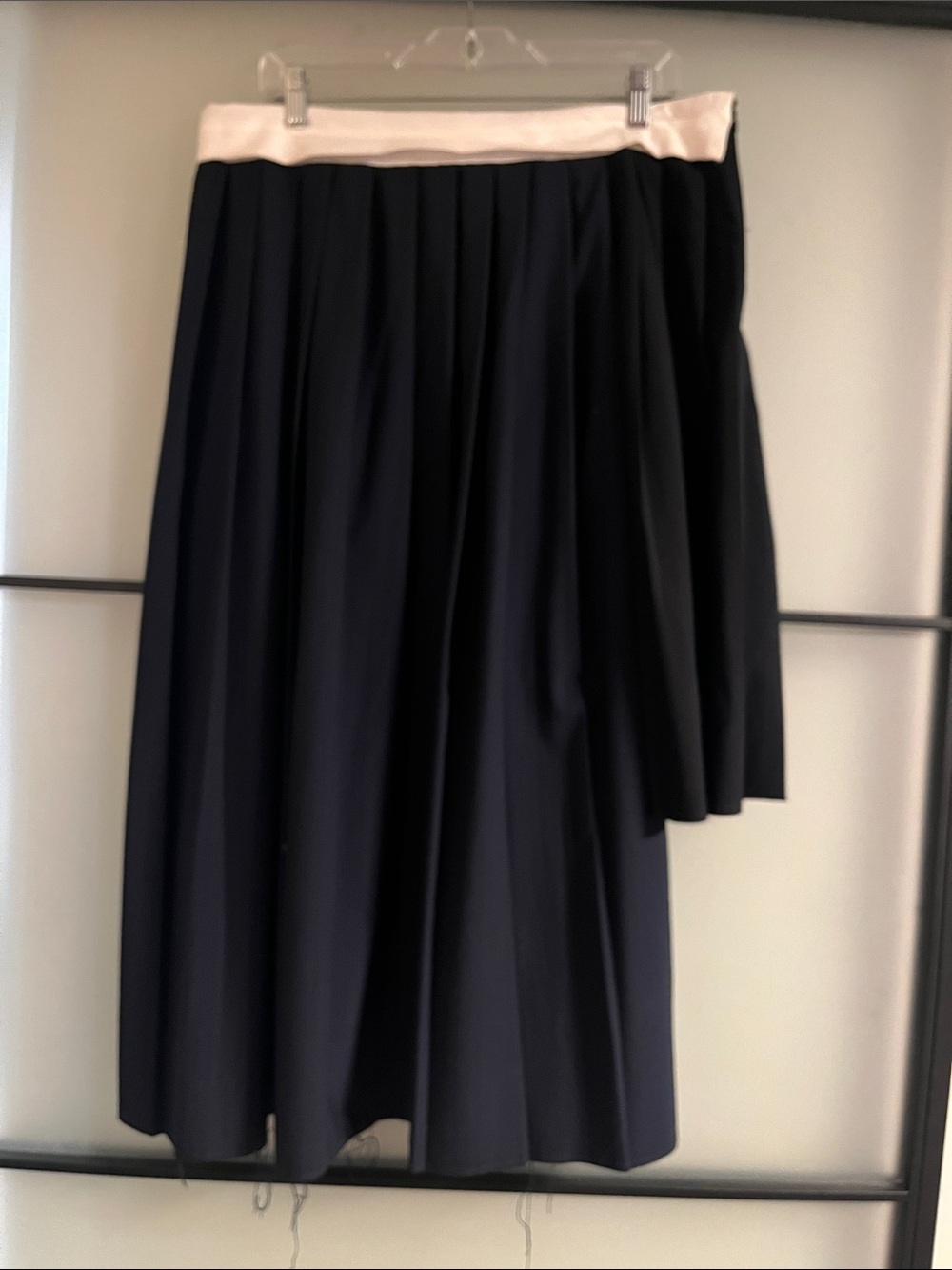 🆕 Women's Black and Navy Pinstripe Pleated Skirt with Cream Waistband